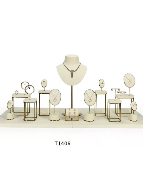 Set di vetrine per gioielli al dettaglio in velluto bianco sporco di lusso