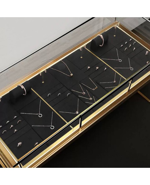 Plateau d'affichage de bijoux en velours noir et garniture dorée à vendre