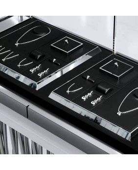 Hochwertiges Schmuck-Präsentationstablett aus schwarzem Samt mit Silberbesatz zu verkaufen