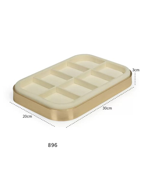 Luxuriöses Premium-Schmuck-Armreif-Display-Tablett aus goldfarbenem, cremefarbenem Samt für den Einzelhandel zu verkaufen