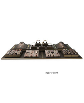 Einzelhandel Neues Luxus-Schmuckdisplayset aus braunem Leder zu verkaufen