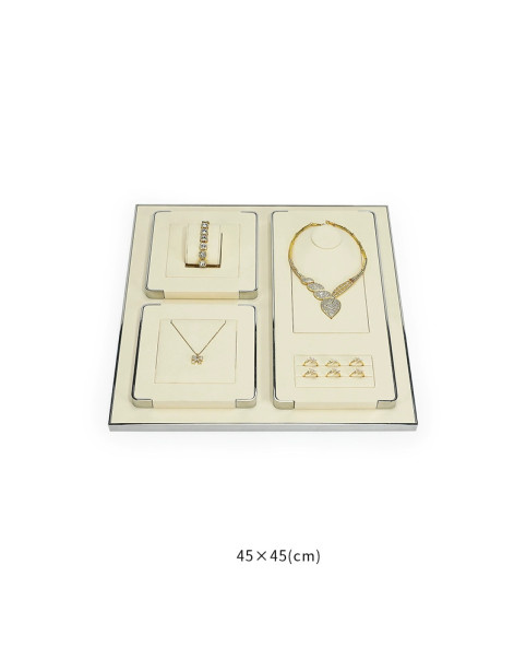 Ensemble de plateaux de présentation de bijoux en velours blanc cassé avec bordure argentée à vendre