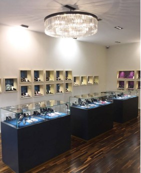 High End Creative Inclusive Jewellery Shop Design