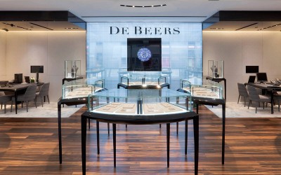 De Beers Diamond Jewelry Display Table