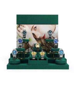 Set di espositori per vetrine per orologi in velluto verde scuro in metallo dorato popolare