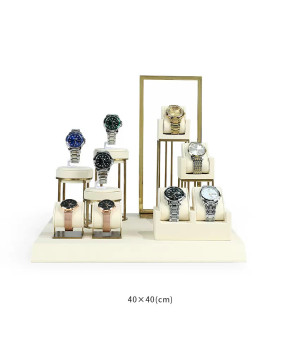 Neues Uhrendisplay-Set aus cremeweißem Samt und goldenem Metall