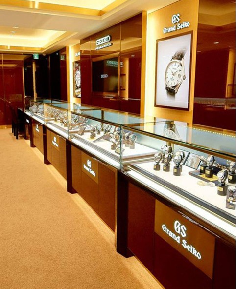 Vetrina di vendita al dettaglio in legno del negozio di orologi di lusso