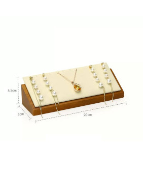 Neue Präsentationsständer für Schmuck und Halsketten aus grauem Samt und cremefarbenem Weiß